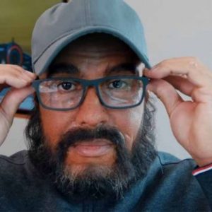 "If I can do it, you can 100% do it"– Watch disguised Lewis Hamilton surprise three schoolchildren at Mercedes factory