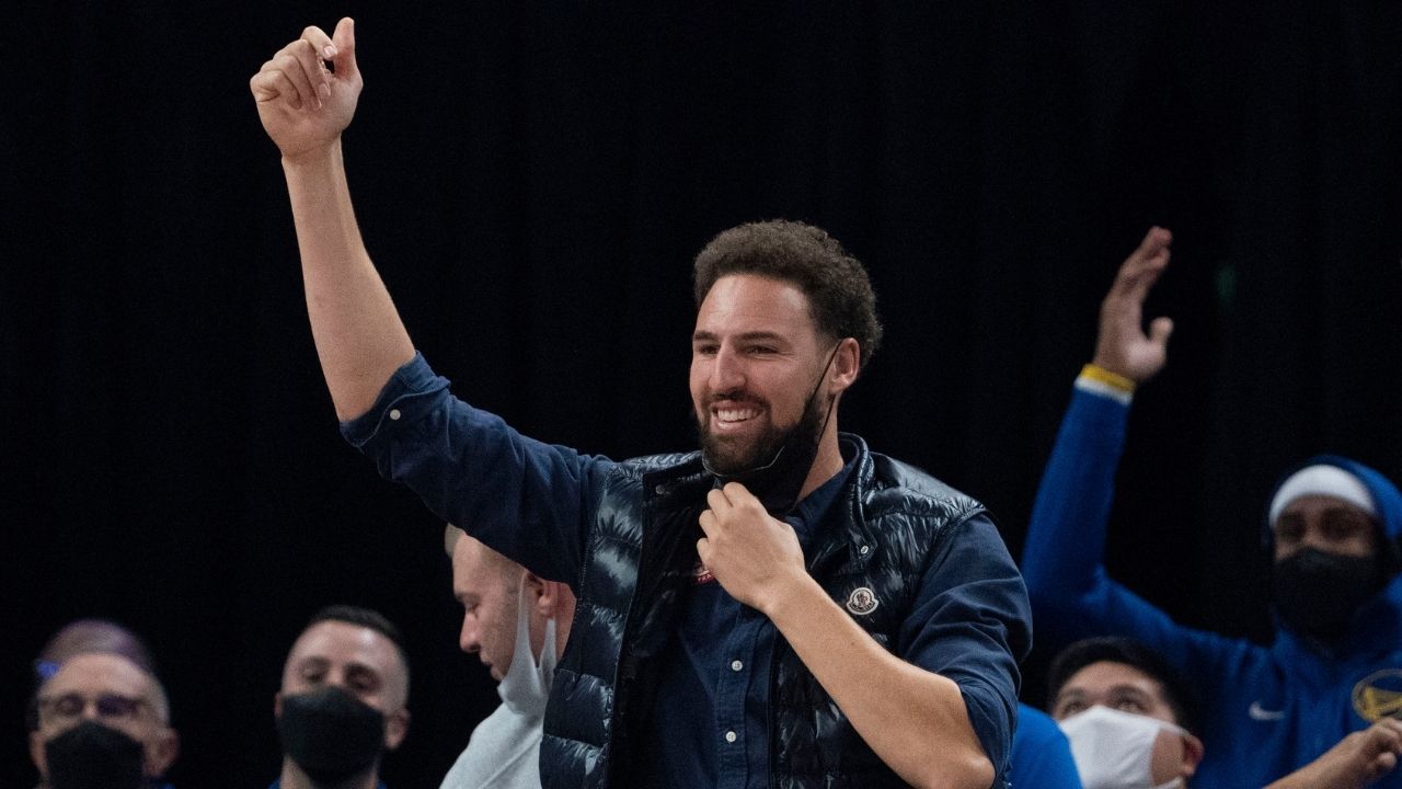 "I am the 77th best player of all time, baby": The Warriors crew mock Klay Thompson, gifting him jersey no. 77 in light of his recent snub from the NBA's 75th-anniversary team