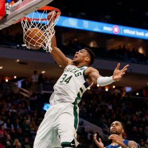 “Giannis Antetokounmpo babies Karl Anthony-Towns and dunks on him”: How the Bucks superstar channeled his inner Shaquille O’Neal to stuff it on the Timberwolves center