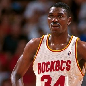 “Hakeem Olajuwon dominated the real estate market after retiring”: How the Rockets legend accumulated a grand net worth of $300 million through real estate