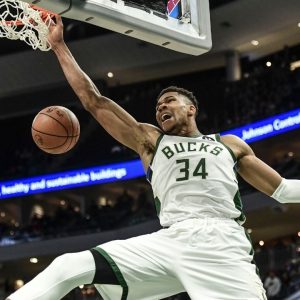 "Oreos and milk are an everynight snack for Giannis Antetokounmpo!": Bucks superstar reveals how he optimized his Oreo-eating experience after another monster night