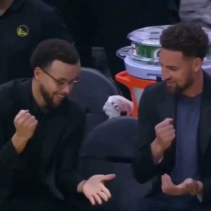 "Stephen Curry and Klay Thompson really played Rock Paper Scissors to introduce Andre Iguodala!": When the Splash Brothers used the classic game to find who would welcome the crowd favorite Iggy back