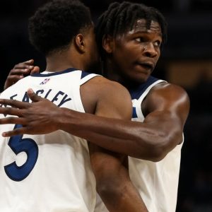 "Anthony Edwards really answered a flip phone during his press conference?!": Twitter goes off as Wolves star hilariously takes out flip phone after the match vs Pacers