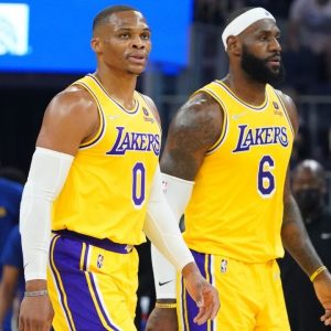 "2 months without LeBron James? Lord save Russell Westbrook from the Lakernation!": Former Lakers' coach explains how LBJ could be out for much longer than expected
