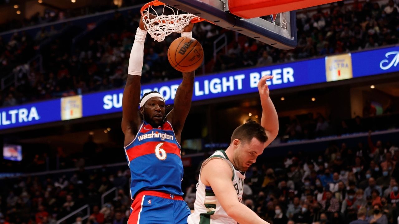 "Damn, what if I miss this free throw, they chanting MVP”: Former Laker Montrezl Harrell discusses surprising MVP chants amid him being 6th in the rankings for the 2021-22 season