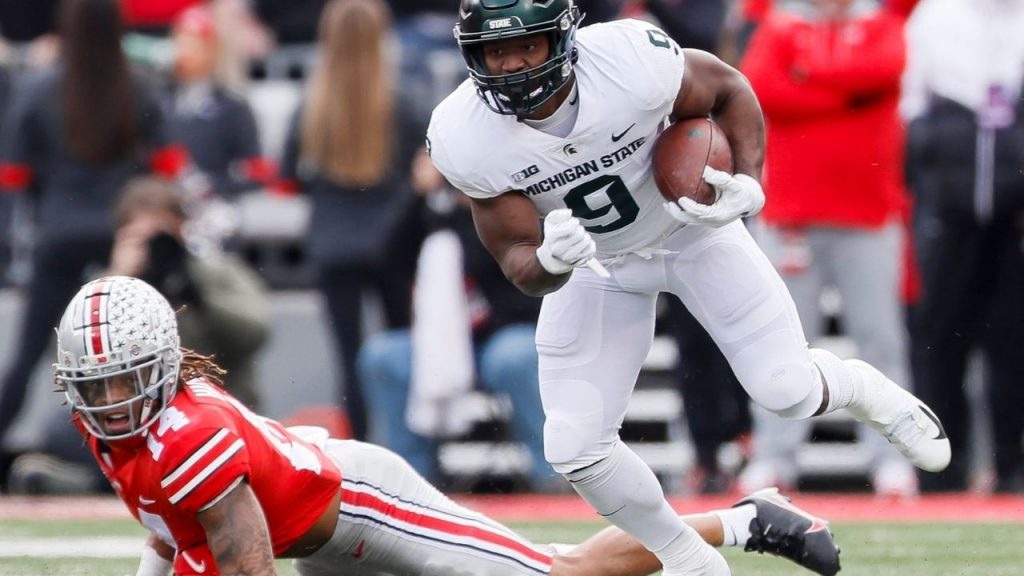 AP Top 25 College Football Rankings : How Will CFP Shake Up After Michigan Upsets Ohio State?