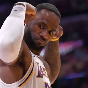 "The 36-year old LeBron James has the same no of 30-point games as the 23-year old Trae Young": A shocking statistic reveals how offensively brilliant the Lakers superstar has been