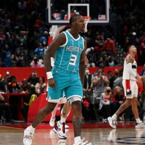 "Did the Hornets commentator just compare Terry Rozier to cat woman?!": Eric Collins makes a hilarious statement as the star guard ices the game vs Wizards