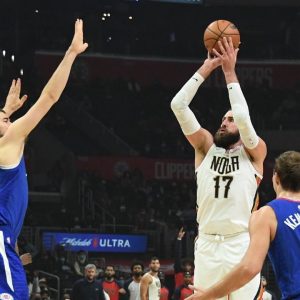 "Jonas Valanciunas should expect a random NBA drug test soon!": Pelicans' big surprises everyone as he goes 7/8 from the deep to take down the Clippers