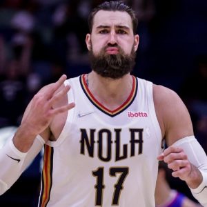 “Jonas Valanciunas who?! We call him Dirk Valanciunas!”: Willie Green reveals how the Pels were comparing the Lithuanian to the Mavs legend after an incredible shooting night