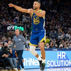 “Every coach I ever had would have a heart attack watching Stephen Curry take shots”: Steve Kerr talks about the excellence of the Warriors MVP amid his sensational start to the season