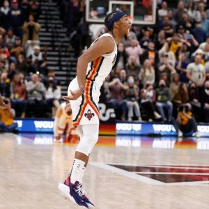 “Devonte' Graham gotta shoot these tough game-winners until Zion Williamson returns”: NBA Twitter erupts as the Pels guard knocks down a difficult game-winning 3 vs the Jazz