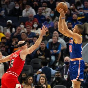 "Ray Allen knew Stephen Curry was coming, and now Curry has crossed him, with ease!": Warriors' MVP now holds the NBA record for most 3 Pointers Made (Regular season+Playoffs)