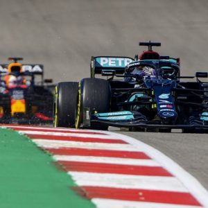 "He’s done it seven times before": F1 veteran argues Lewis Hamilton would beat Max Verstappen in 'identical cars'