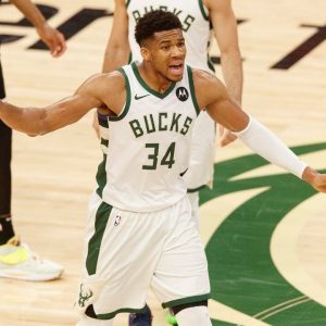 “Giannis leads the league in 4th quarter scoring but can’t buy a bucket in the clutch?”: How the Bucks MVP has been potent in the 4th but ineffective in the clutch