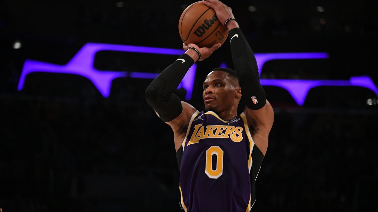 "I'm just happy Russell Westbrook didn't have a quadruple-double, man!": Lakers star Anthony Davis delivers a hilarious reaction to the Brodie's 8 turnovers vs the Heat