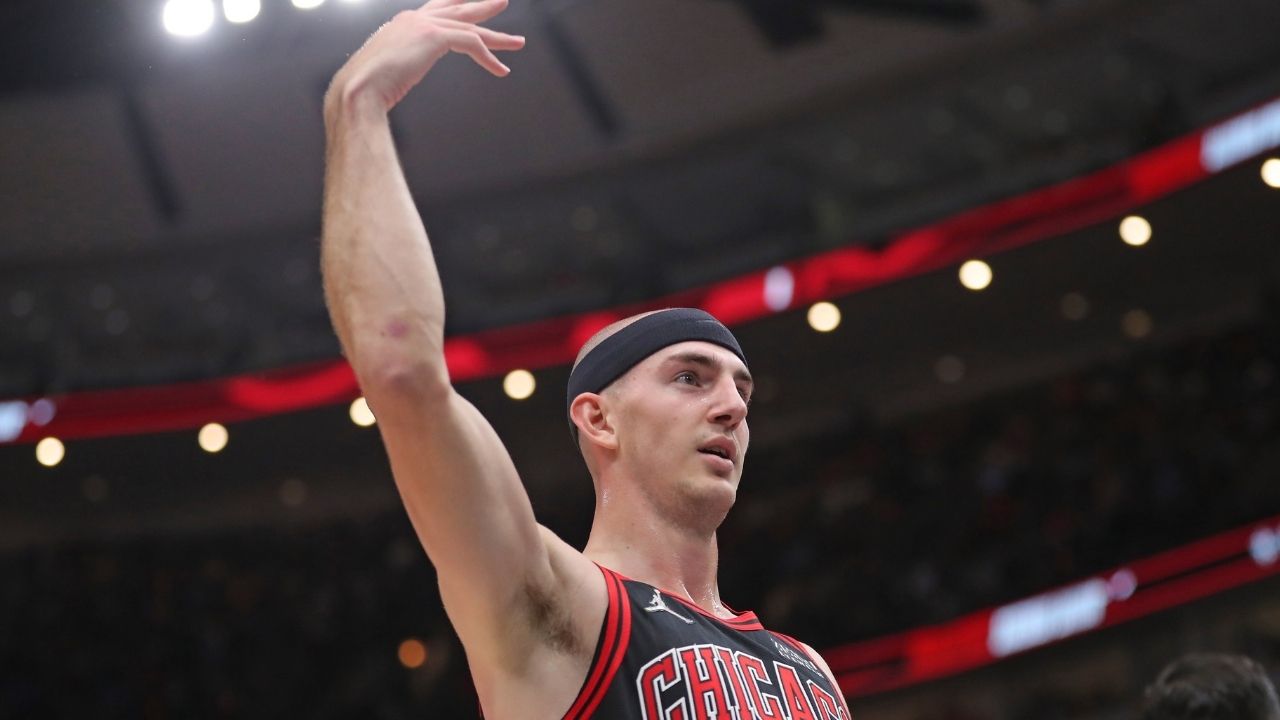 "LeBron James is crying about Alex Caruso right now!": NBA Twitter reacts as the Bulls star combines with his teammates for an incredible play against Luka Doncic and the Mavericks