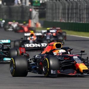 "Hamilton was close, but I don’t think he was close enough"– Former F1 driver thinks Max Verstappen compromised his performance by being too defensive at Turn 1