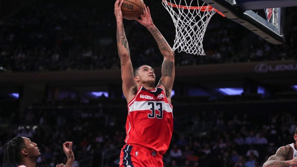 "Yo Cleveland, looks like we have something in common: getting rings because of LeBron James!": Kyle Kuzma fires back at TV news station who put up hilarious graphic for the post game interview