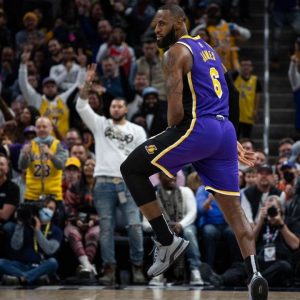 "LeBron James would take down your team, and then throw out your fans as well!": NBA Twitter reacts to the King's magnificent performance against the Pacers