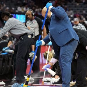 “It’s one of the biggest NBA Finals travesties that Stephen Curry didn’t win the 2015 FMVP”: Chris Broussard believes The Chef should’ve won the FMVP in 2015, and not Andre Iguodala