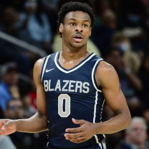 “Bronny James got legit hooping as well as piano skills”: LeBron James’ eldest son and his Sierra Canyon team celebrate their Iolani Classic win by singing John Legend’s “All Of Me”