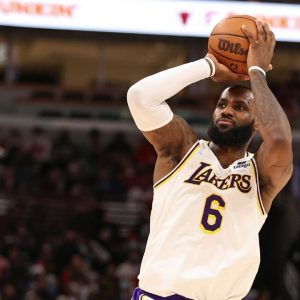 "DeShaun Stevenson tried to challenge LeBron James and got burnt bad!": Secret Base dives into 5 year-long rivalry between Lakers superstar and an old adversary