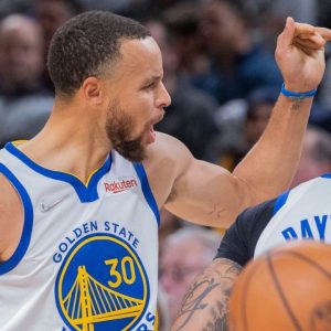 Stephen Curry 3s: Warriors' superstar poised to break Ray Allen's all-time 3-point record at the Madison Square Garden tomorrow, after getting 5 triples against the Pacers tonight