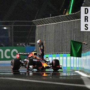 "He would have been ahead" - Lewis Hamilton admits Max Verstappen crash 'gifted' him Saudi Arabia pole position