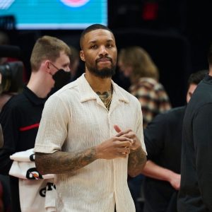 "Speak up for Damian Lillard now, speak on his behalf!": Vince Carter implores Jody Allen and Blazers ownership to back Dame to the hilt in public following trade rumors
