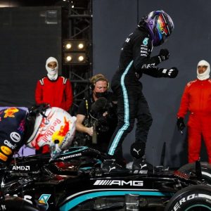 "You can't defend against that"– Christian Horner frustrated with Lewis Hamilton's massive engine pace superiority ahead of Abu Dhabi GP
