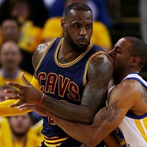 "Guarding LeBron James is not about stopping him, cause you can't!": Warriors' Andre Iguodala gives Draymond Green pointers on defending the Lakers' superstar