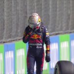 "He hits the wall at the very last corner"– Watch Lewis Hamilton grabbing pole after massive Max Verstappen misfortune