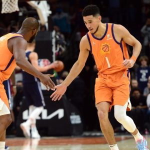 “Y’all really counted the Phoenix Suns out, now look at them demolish your favorite team”: NBA Twitter applauds Devin Booker and co for setting a franchise record of 18 straight wins