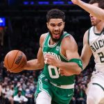 “Shaq really should queue Jayson Tatum up on Shaqtin tonight!”: NBA Twitter trolls the Celtics star as he embarrassingly fails a behind-the-back pass