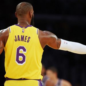 "Add LeBron James beating COVID in three days to his resume!": NBA Twitter roasts ESPN after Lakers superstar's return for Clippers game is confirmed