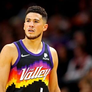 "Devin Booker has re-aggravated his left hamstring injury": Fans have reason to be scared as the Suns star leaves the game with a very worrying sense of deja-vu