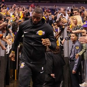“LeBron James and all his followers have the same trait… a bunch of crybabies!”: NBA Twitter explodes as a wild stat exposes Lakers fans for complaining the most about referees