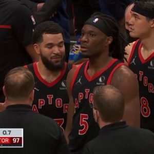 "DON'T F****ING MOVE!": NBA Twitter reacts as Raptors' Fred VanVleet yells at his teammates with 0.7 seconds on the clock and a 4-point lead against the Bucks