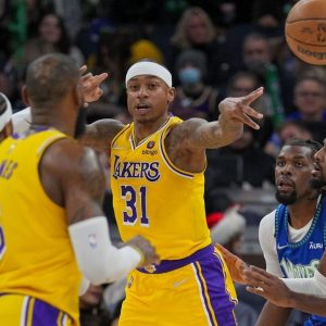 "Isaiah Thomas showing that he’s an NBA caliber player... Who could have seen that coming???": Celtics Twitter lambasts NBA teams for not picking up IT4 as a free agent before this