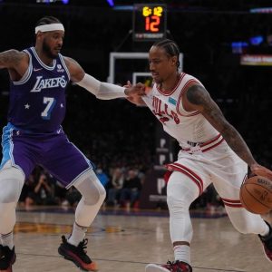 "DeMar DeRozan has mastered the mid-range game": Carmelo Anthony applauds the Bulls forward for his sensational performance in the fourth quarter against the Lakers