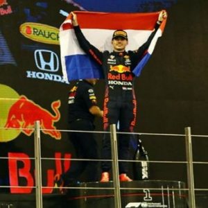 "If that hadn't happened, he probably would have become champion earlier"– Mercedes driver admits Lewis Hamilton has no reason to complain about Abu Dhabi