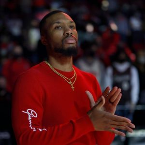 "Damian Lillard is going to be the last man standing, I believe in him": NBA fan receives retweet from Blazers superstar after expressing his faith in the 6-time All-Star's loyalty to Portland