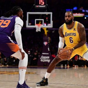 "Did LeBron James really walk into the arena with a cigar?!": Lakers superstar enters Staples Center in swag prior to Phoenix Suns matchup