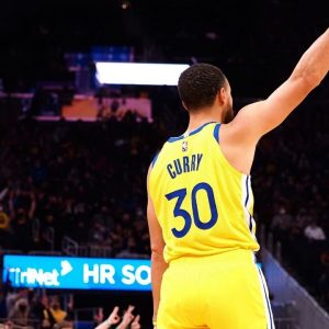 "Stephen Curry is four games away from breaking yet another all-NBA record!": Warriors' superstar currently has 154 consecutive games with a 3-pointer made
