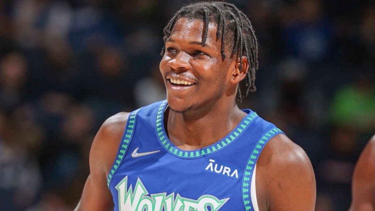 "Airball Airball!": Anthony Edwards attempts to start an airball chant in FTX Arena after Kyle Lowry misses a deep three