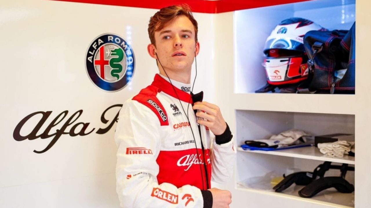 "He hadn't spoken to anyone on the way in"– Callum Ilott reveals when Kimi Raikkonen surprised him