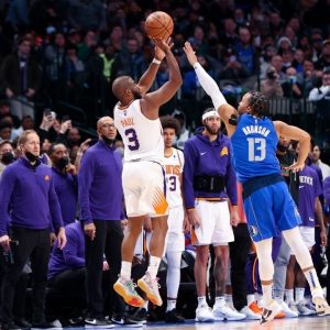 "Why couldn't Chris Paul do this during the Finals?!": NBA Twitter speaks out as Suns star hits three with a hand in his face to ice the game vs Mavericks