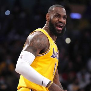“Anytime I’m connected with the greats, it’s an honor”: LeBron James pays his respects to Oscar Robertson after surpassing Big O on the all-time assists list during the Lakers-Grizzlies clash