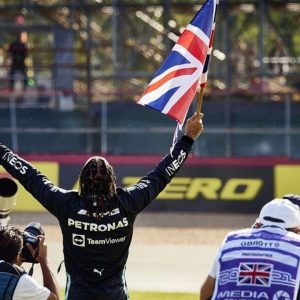 "Lewis now has to come back"- Former world champion says Lewis Hamilton has to come back and fight aggressively for his eighth title